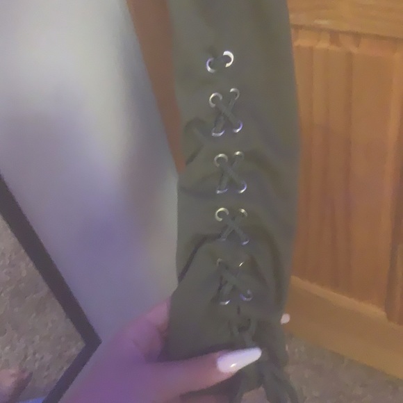 Cropped long sleeve sweater - Picture 2 of 2